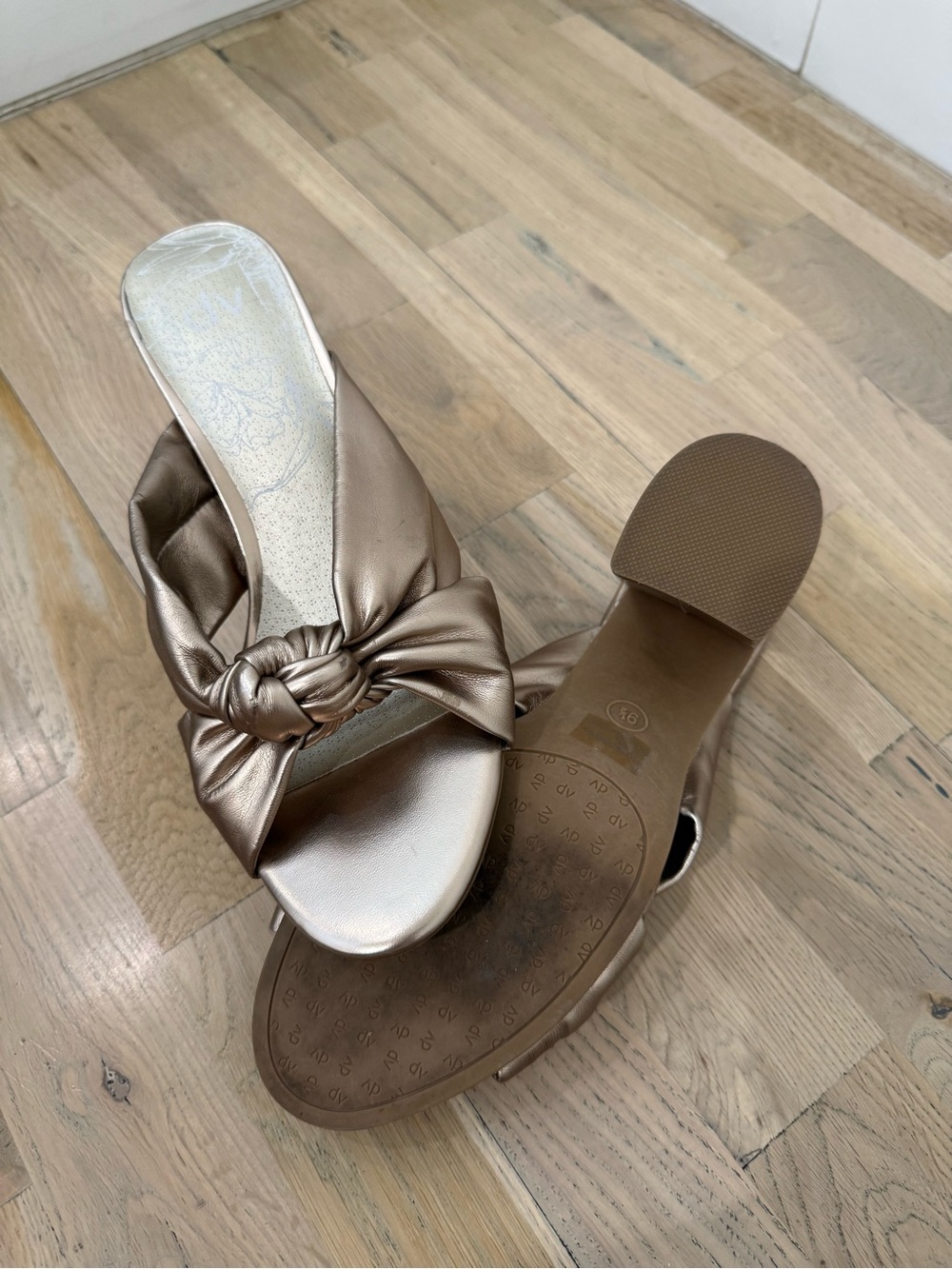 DV Women’s Metallic Knot Slide block Heel Sandals | 9.5